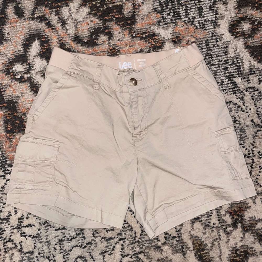 Lee M Mid-Rise Regular Fit Beige Shorts